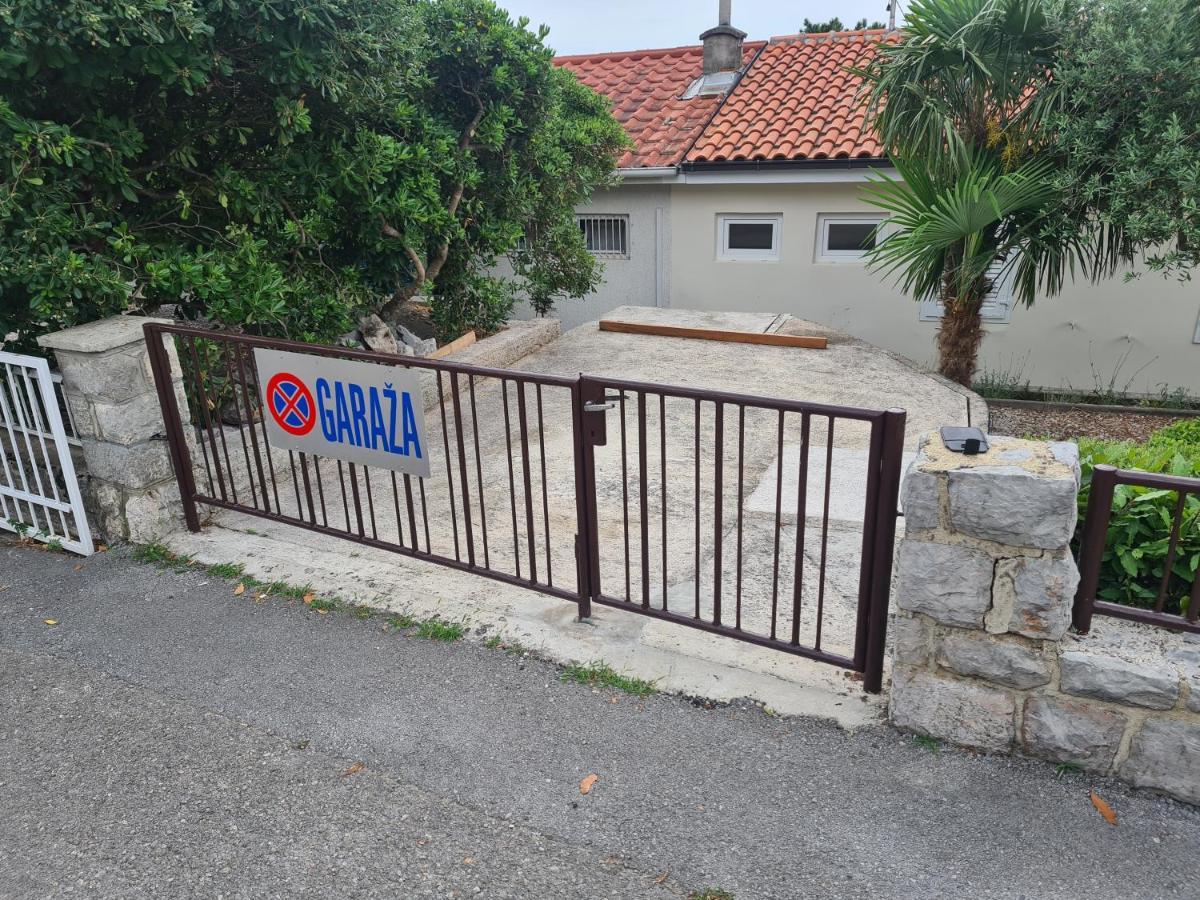 Selce Holiday Exterior photo